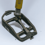 how-to-change-bicycle-pedals.png