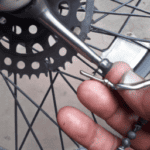 how-to-straighten-bicycle-wheel.png