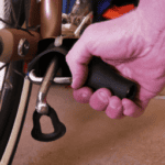how-to-tighten-bicycle-seat.png