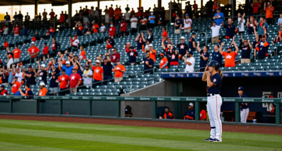 Astros Frustrated By Boos From Sparse Crowd During Wild-card Opener